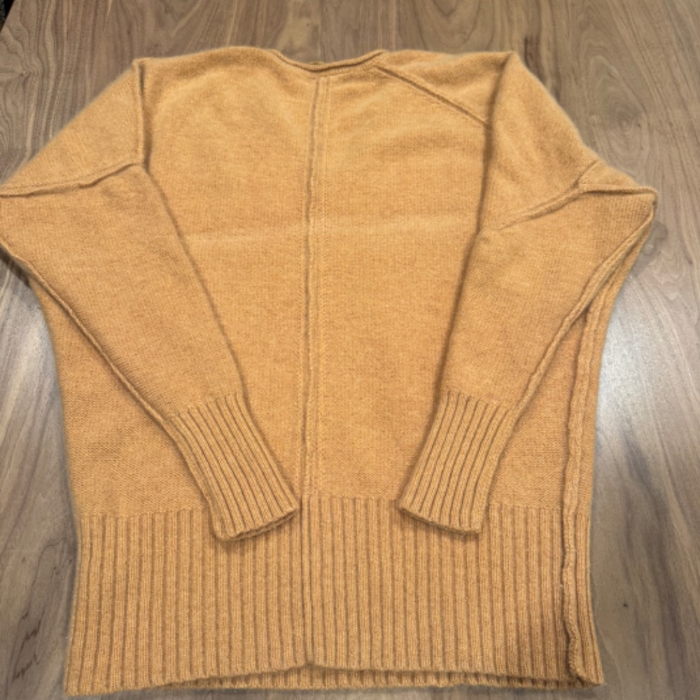 Free People 100% Cashmere Oversized Souchy V-Neck Sweater Camel Orange Size S - Picture 8 of 13